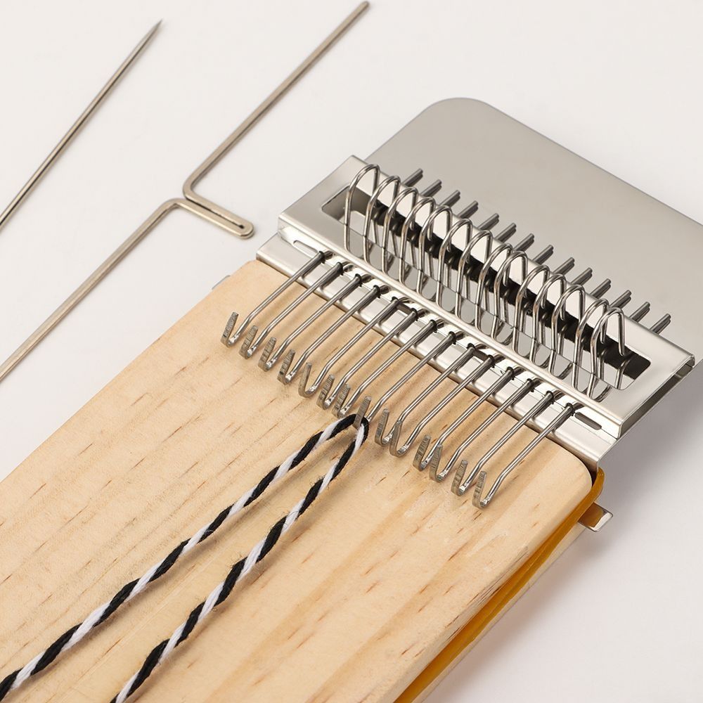 Hölzernes Mini-DIY-Nähzubehör, – Sewing Machine In Textile Bewertung und Preis
