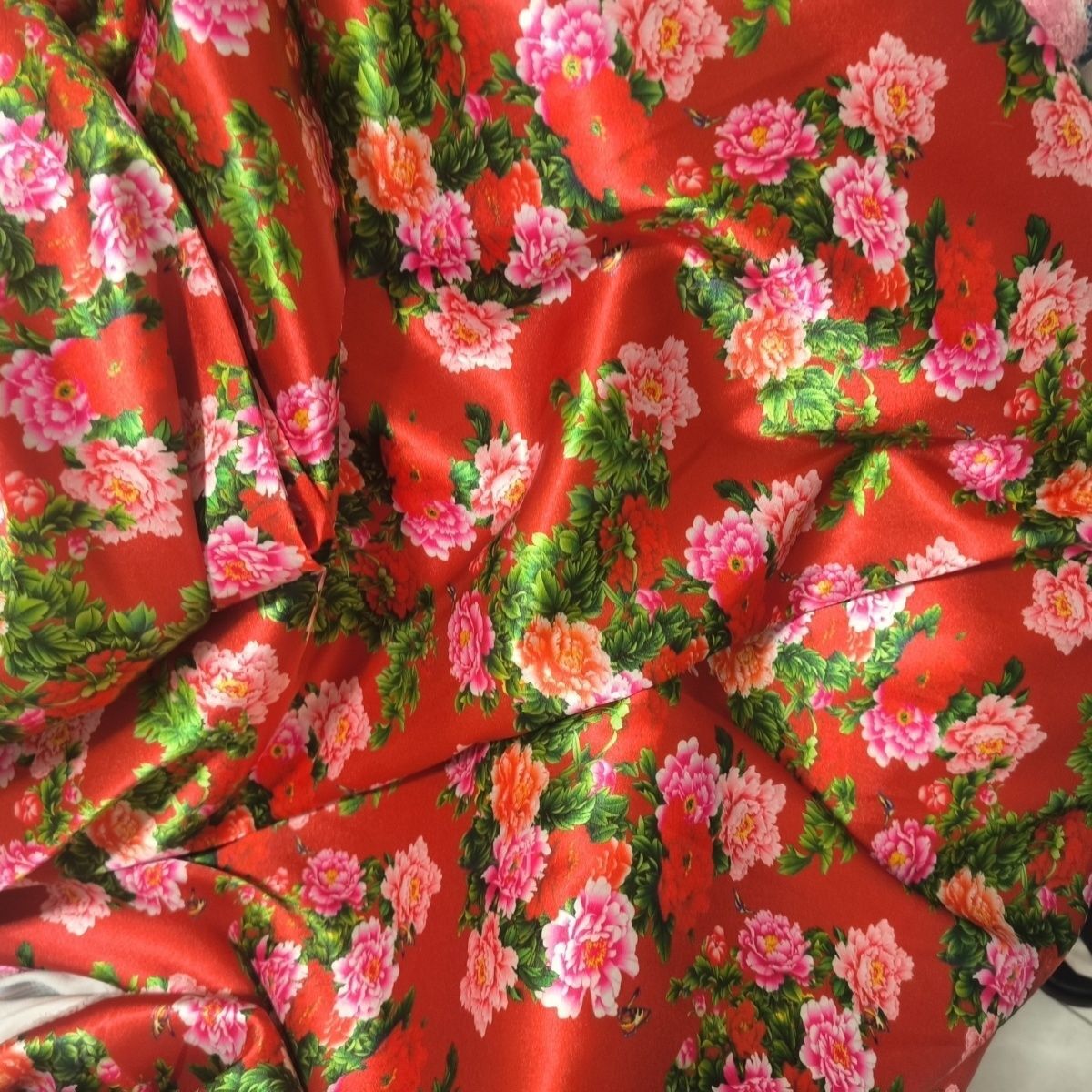 Acetat-Satin-Stoff mit Blumend – Sewing In Textile Bewertung und Preis